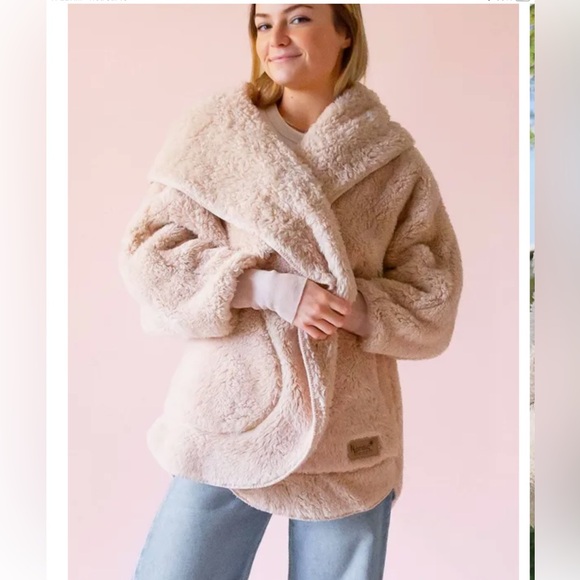 Nordic Beach Jackets & Blazers - Cozy Cream Women's Jacket